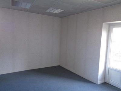 Louer Local commercial Fougeres 9600 euros