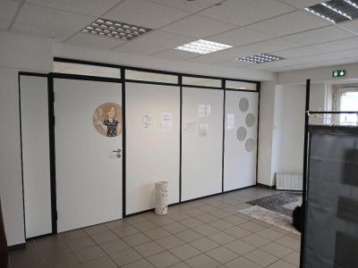 Louer Bureau 95 m2 Garde-adhemar