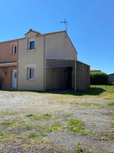 For sale Saint-hilaire-de-chaleons 4 rooms 82 m2 Loire atlantique (44680) photo 2