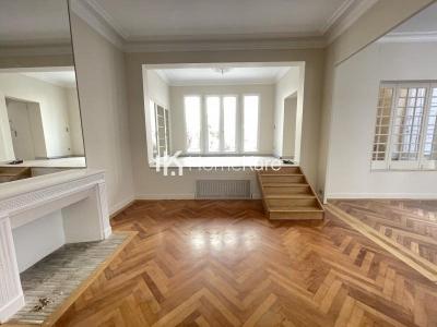 For sale Bordeaux 9 rooms 271 m2 Gironde (33000) photo 0