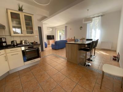For sale Istres 4 rooms 87 m2 Bouches du Rhone (13800) photo 2