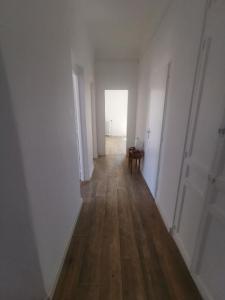 For sale Toulon 3 rooms 51 m2 Var (83100) photo 3