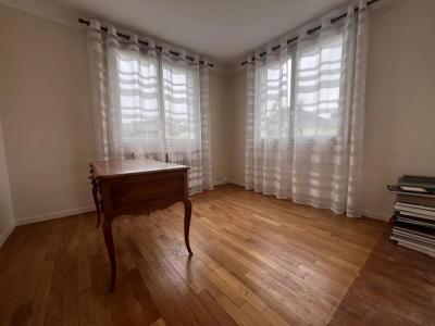 For sale Bois-d'arcy 6 rooms 110 m2 Yvelines (78390) photo 3