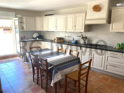 For sale Lespignan 5 rooms 98 m2 Herault (34710) photo 2