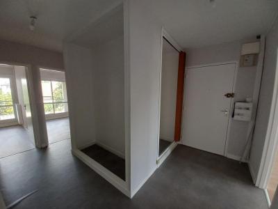 Louer Appartement 71 m2 Chatre