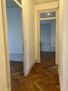For rent Lyon-6eme-arrondissement 4 rooms 87 m2 Rhone (69006) photo 4