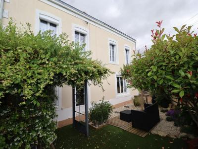 For sale Epannes 5 rooms 140 m2 Deux sevres (79270) photo 0