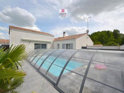 For sale Lucon 7 rooms 139 m2 Vendee (85400) photo 1