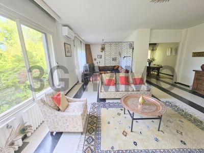 For sale Uzes 13 rooms 287 m2 Gard (30700) photo 2