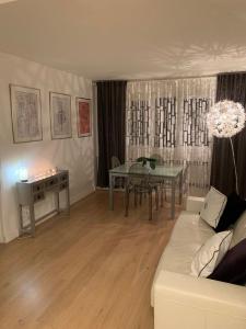 For rent Paris-19eme-arrondissement 2 rooms 45 m2 Paris (75019) photo 0