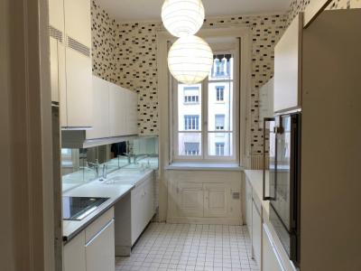 For rent Lyon-3eme-arrondissement 4 rooms 131 m2 Rhone (69003) photo 3