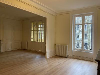 For rent Lyon-3eme-arrondissement 4 rooms 131 m2 Rhone (69003) photo 4