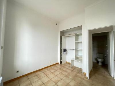 For rent Nimes 2 rooms 31 m2 Gard (30000) photo 3