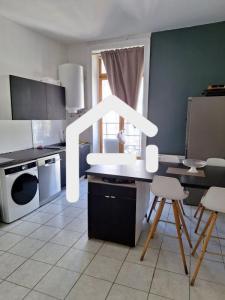 For sale Sete 3 rooms 53 m2 Herault (34200) photo 2