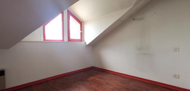For sale Oyonnax 4 rooms 63 m2 Ain (01100) photo 4