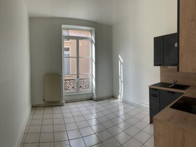 For rent Lyon-9eme-arrondissement 3 rooms 58 m2 Rhone (69009) photo 3