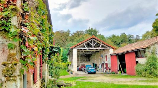 Acheter Maison Blanzaguet-saint-cybard 349800 euros