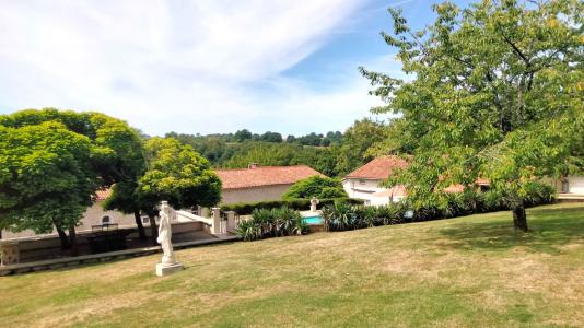 For sale Nanteuil-en-vallee Charente 12 rooms 462 m2 Charente (16700) photo 2