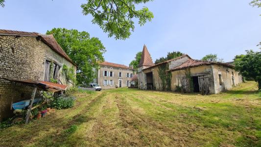 For sale Chalais Charente 10 rooms 227 m2 Charente (16210) photo 0