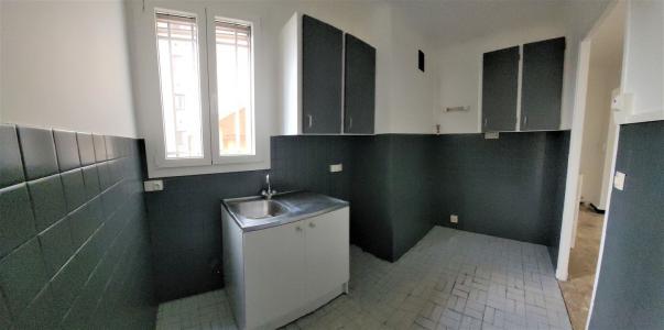 For rent Arles 4 rooms 100 m2 Bouches du Rhone (13200) photo 3