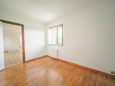 For sale Charbonnieres-les-bains 2 rooms 44 m2 Rhone (69260) photo 4