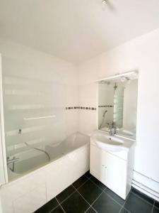 For sale Lille 2 rooms 45 m2 Nord (59000) photo 3