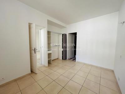 Louer Appartement Muy 650 euros