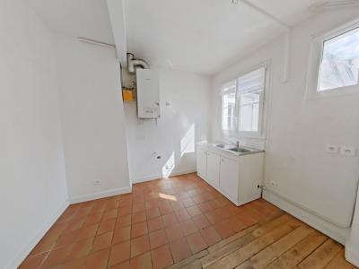 For sale Paris-10eme-arrondissement 4 rooms 79 m2 Paris (75010) photo 3