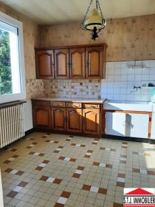 For sale Saint-junien 5 rooms 121 m2 Haute vienne (87200) photo 3