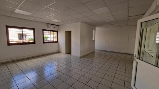 For rent Port 99 m2 Reunion (97420) photo 0