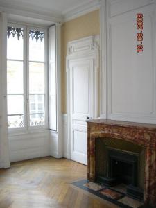 For rent Lyon-1er-arrondissement 5 rooms 134 m2 Rhone (69001) photo 3