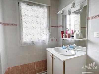 For sale Seloncourt 3 rooms 68 m2 Doubs (25230) photo 3