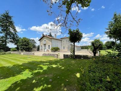 For sale Sauze-vaussais 11 rooms 343 m2 Deux sevres (79190) photo 0