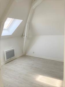 For rent Bourges 2 rooms 21 m2 Cher (18000) photo 2