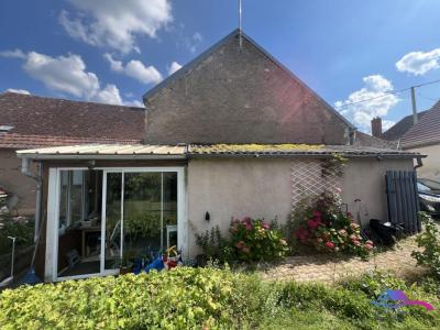 For sale Chateaumeillant 4 rooms 106 m2 Cher (18370) photo 2