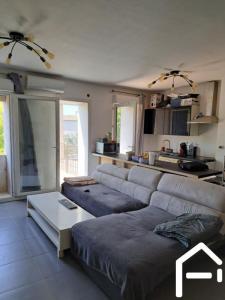 For sale Poussan 3 rooms 63 m2 Herault (34560) photo 2