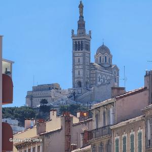 Louer Appartement Marseille-7eme-arrondissement 2480 euros