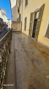 For sale Nimes 11 rooms 300 m2 Gard (30000) photo 2