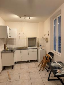 For sale Aubagne 3 rooms 47 m2 Bouches du Rhone (13400) photo 2