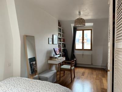 For rent Paris-10eme-arrondissement 3 rooms 55 m2 Paris (75010) photo 2