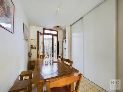 For sale Bordeaux 6 rooms 135 m2 Gironde (33800) photo 2