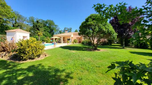 For sale Bergerac 5 rooms 180 m2 Dordogne (24100) photo 0