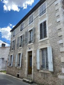 For sale Saint-maixent-l'ecole 8 rooms 137 m2 Deux sevres (79400) photo 0