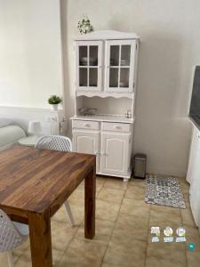 For rent Arles 1 room 30 m2 Bouches du Rhone (13200) photo 3
