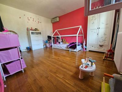 For sale Istres 4 rooms 130 m2 Bouches du Rhone (13800) photo 4