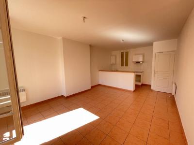 For rent Marseille-1er-arrondissement 2 rooms 59 m2 Bouches du Rhone (13001) photo 3