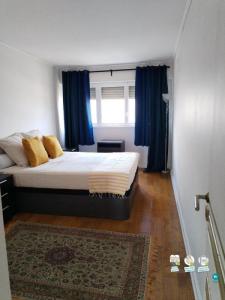 For rent Courbevoie 4 rooms 90 m2 Hauts de Seine (92400) photo 3