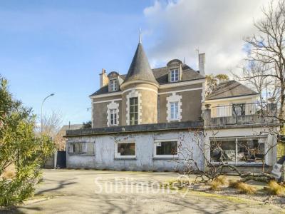 For sale Vannes 7 rooms 265 m2 Morbihan (56000) photo 1