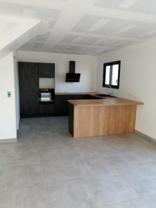 For sale Elne 4 rooms 80 m2 Pyrenees orientales (66200) photo 2