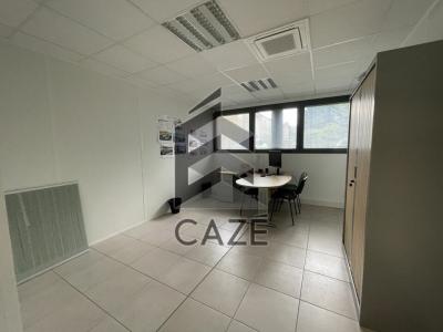 For rent Bruges 251 m2 Gironde (33520) photo 3